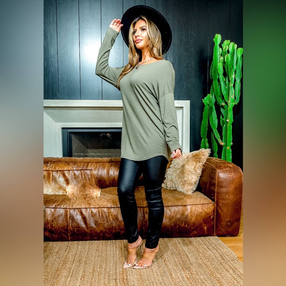 Relaxed Fit Scoop Neck Long Sleeve Top - Picture 2 of 6